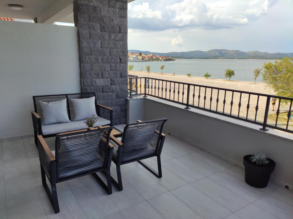 Apartmani Sara 2 Betina  Exterior photo