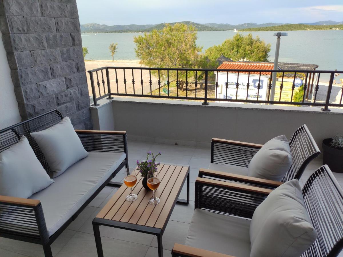 Apartmani Sara 2 Betina  Exterior photo
